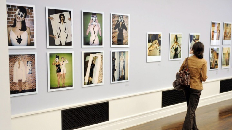 Έκθεση στο Βερολίνο για τον Χέλμουτ Νιούτον και τις Polaroid φωτογραφίες του