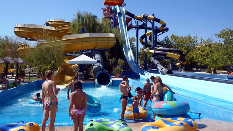 Δράμα: Αγωνία για 18χρονο που ανασύρθηκε χωρίς τις αισθήσεις του από πισίνα