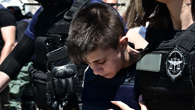 Γιουχάισαν τη Μουρτζούκου έξω από τον Κορυδαλλό