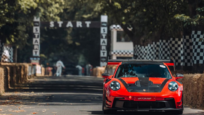 Δείτε τα πιο εντυπωσιακά περάσματα από το φετινό Goodwood Festival of Speed (Βίντεο)