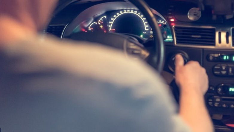 Ξέχασε τη σύζυγό του σε βενζινάδικο, και το κατάλαβε 300 χιλιόμετρα μετά