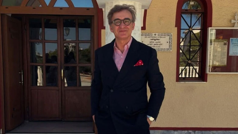 Ο Νίκος Ορφανός βάφτισε την κόρη του στη Γλυφάδα – Δείτε φωτογραφίες