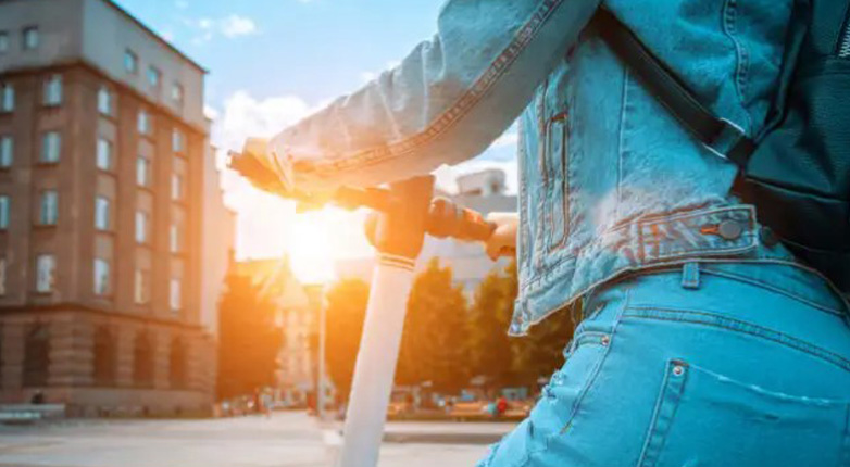 Σε  κρίσιμη κατάσταση 17χρονη που τραυματίστηκε με πατίνι