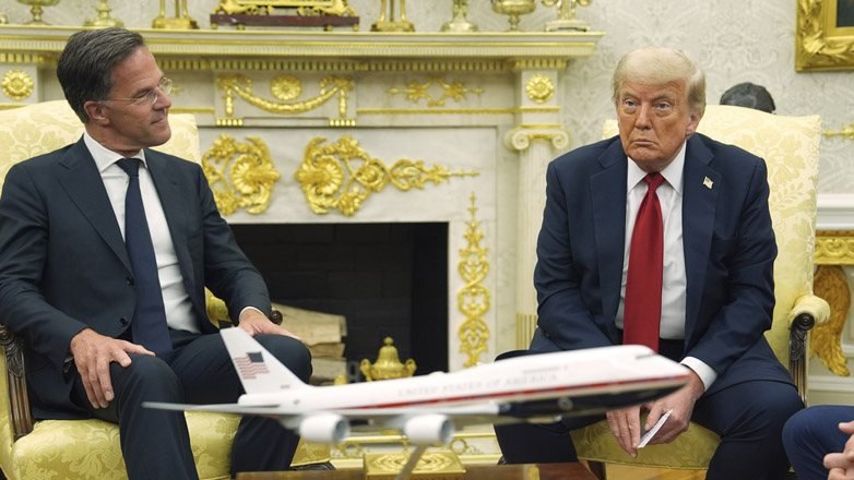 Ο Τραμπ στέλνει «τα καλύτερα όπλα» στην Ουκρανία Ο Τραμπ στέλνει «τα καλύτερα όπλα» στην Ουκρανία