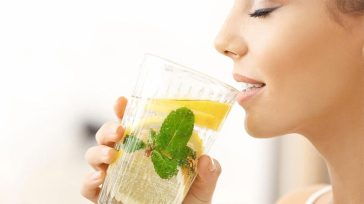 Νερό με λεμόνι: Μύθος ή αλήθεια;
