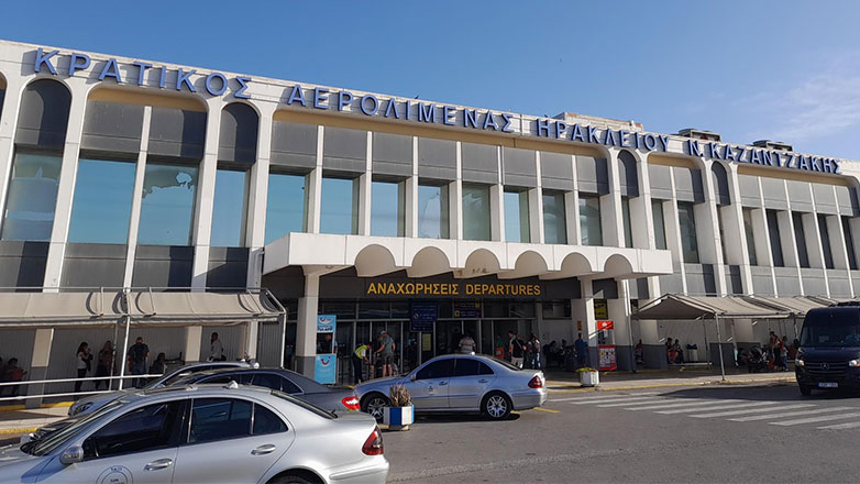 «Πετάει» η επιβατική κίνηση στα αεροδρόμια