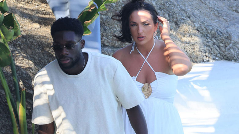 Alphonso Davies: Στη Μύκονο με τη σύντροφό του, Sheyenne Jen ο ποδοσφαιριστής της Μπάγερν Μονάχου – Φωτογραφίες