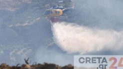 Φωτιά στη Μεσαρά Κρήτης, κοντά σε κατοικημένη περιοχή