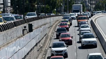 Κυκλοφοριακό χάος στην Κηφισίας λόγω καραμπόλας