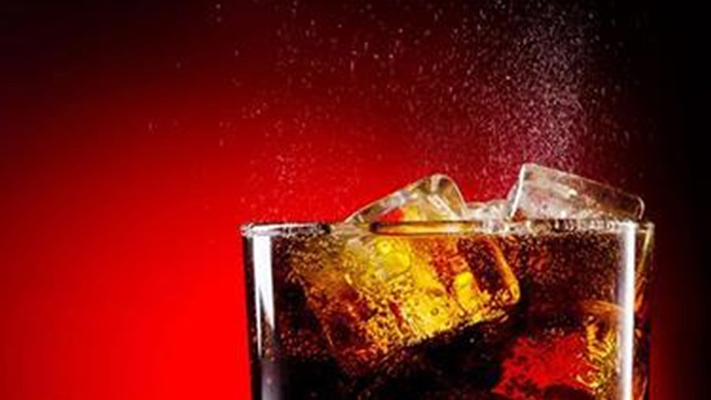 Η κατανάλωση αναψυκτικών αυξάνει τον κίνδυνο διαβήτη ακόμη και χωρίς αύξηση βάρους