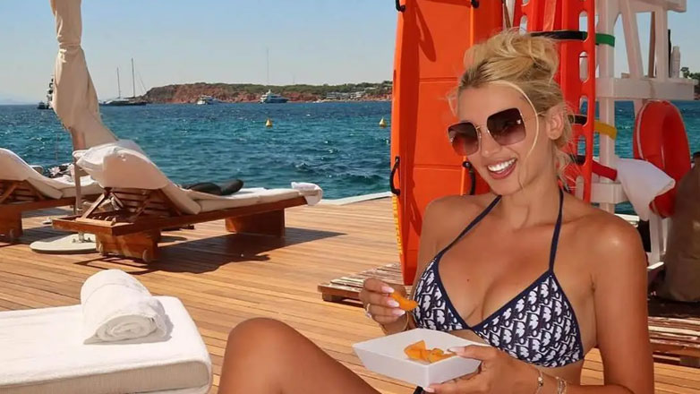 Κωνσταντίνα Σπυροπούλου: Το «καυτό» μπικίνι των 1.000 ευρώ που έγινε viral