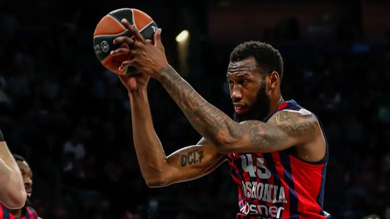 Ολυμπιακός: Συμφώνησε με την Μπασκόνια και παίρνει τον Ντόντα Χολ