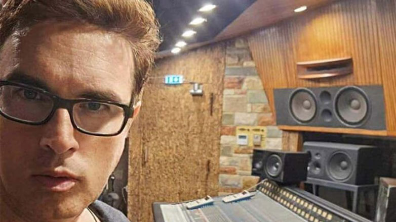 «Unlock the love»: Το νέο τραγούδι-πρόταση των «Med Bed» με την υπογραφή του Αντρέα Γιατράκου