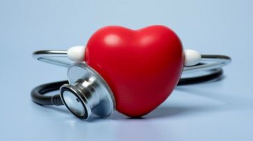 Γιατί αυξάνονται τα καρδιακά εμφράγματα στις γιορτές 