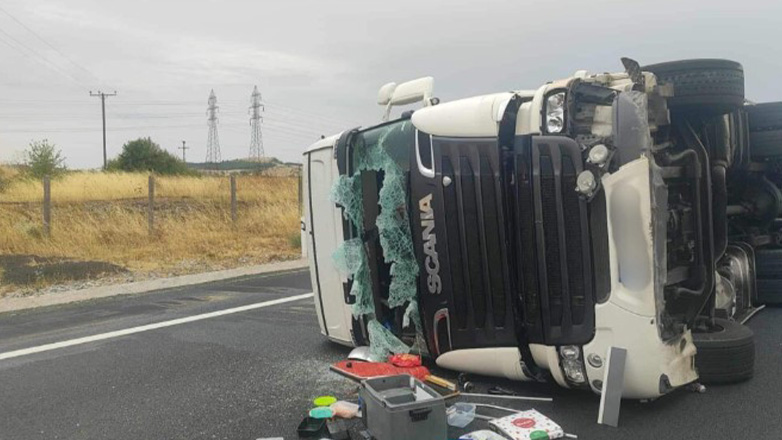 Συγκλονιστικό βίντεο με ανατροπή νταλίκας στην Εγνατία