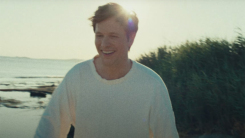 «Τι να ‘ναι αυτό»: Ακούστε το νέο single του Leon of Athens