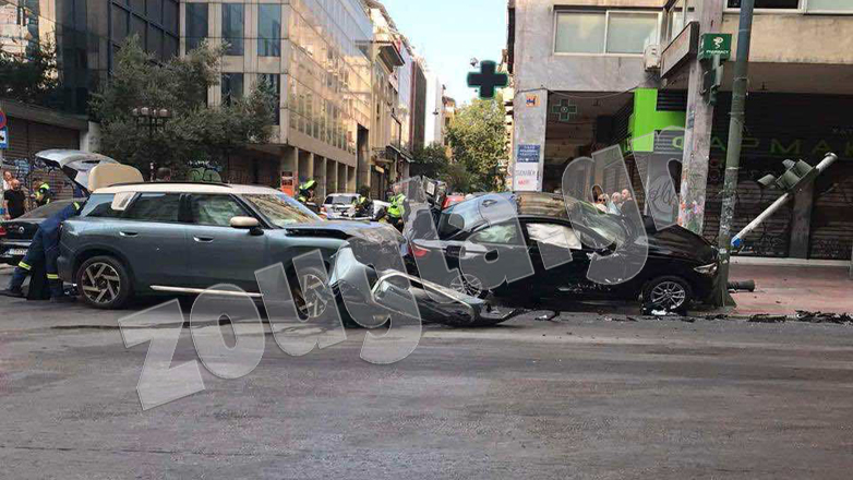 Τροχαίο ατύχημα με τέσσερις τραυματίες στο κέντρο της Αθήνας