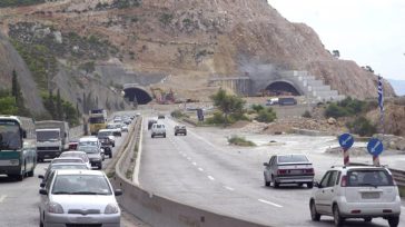 Ουρά χιλιομέτρων στην Εθνική Οδό στο ύψος της Κακιάς Σκάλας