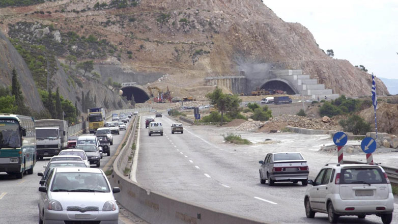 Ουρά χιλιομέτρων στην Εθνική Οδό στο ύψος της Κακιάς Σκάλας