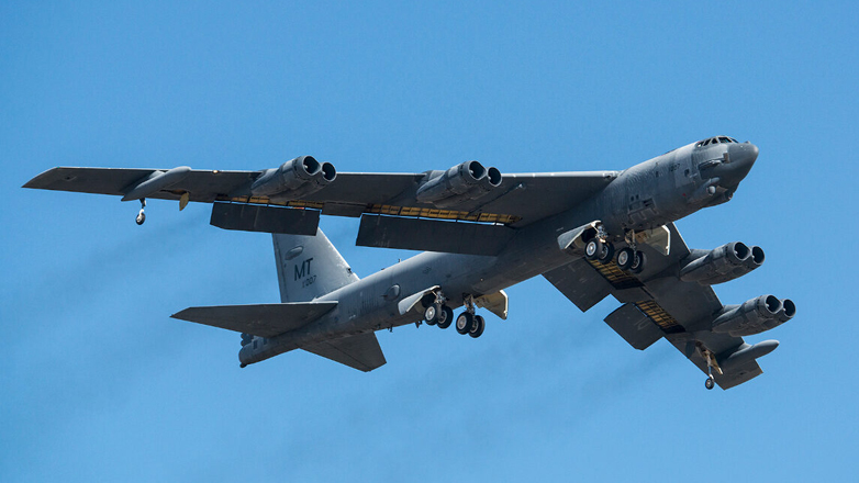 Παραλίγο σύγκρουση επιβατικού αεροσκάφους με βομβαρδιστικό Β-52