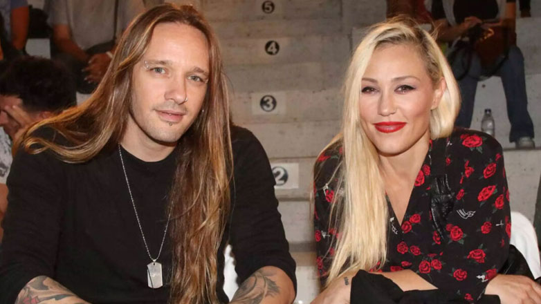 Πηνελόπη Αναστασοπούλου – Φώτης Μπενάρντο: Έκαναν αναπαράσταση το viral βίντεο με το παράνομο ζευγάρι της συναυλίας των Coldplay