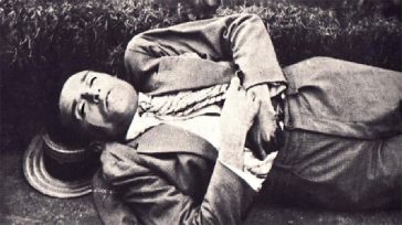 Σαν σήμερα αυτοκτόνησε ο Κώστας Καρυωτάκης -Τι έγραφε με αυτοσαρκασμό στο τελευταίο του γράμμα