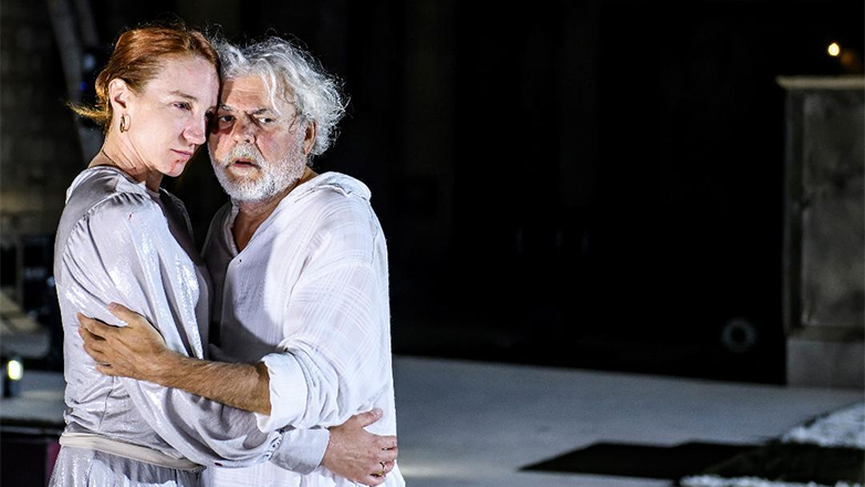 Πρώτες εντυπωσιακές εικόνες από τον «Οιδίποδα» του Χουβαρδά – Βγαίνουν σε κυκλοφορία και τα τελευταία εισιτήρια λόγω πρωτοφανούς ζήτησης