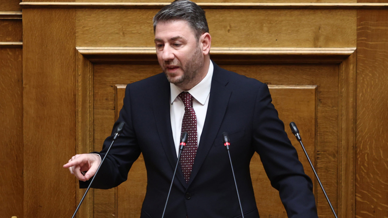 Αποχώρησε το ΠΑΣΟΚ από τη συζήτηση για την παραπομπή Καραμανλή