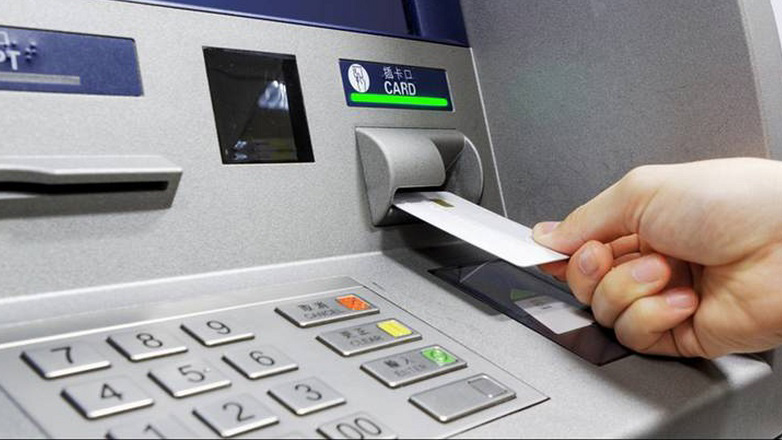 ΑΤΜ: Ποιες χρεώσεις μηδενίζονται και ποιες μειώνονται