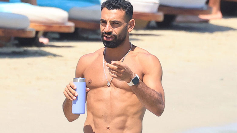 Mohamed Salah: Ο σταρ της Λίβερπουλ αναστάτωσε τον γυναικείο πληθυσμό σε παραλία της Μυκόνου Mohamed Salah: Ο σταρ της Λίβερπουλ αναστάτωσε τον γυναικείο πληθυσμό σε παραλία της Μυκόνου