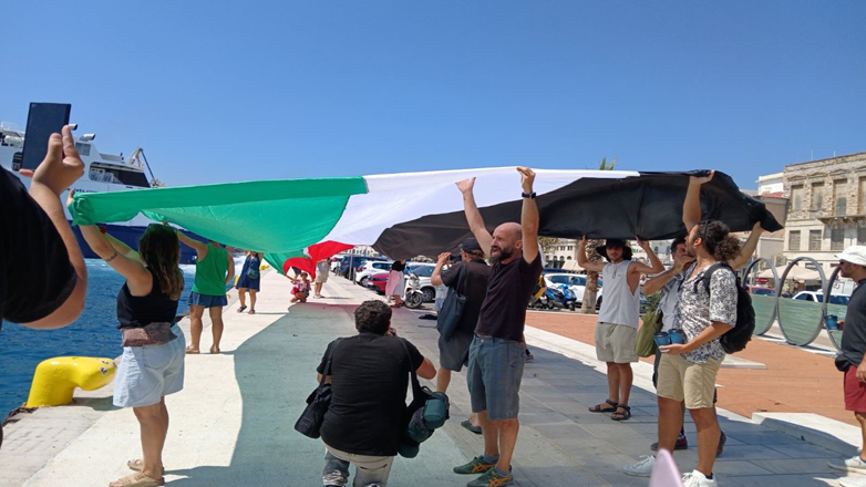 Σύρος: Συγκέντρωση υπέρ της Παλαιστίνης και μπλόκο σε κρουαζιερόπλοιο με Ισραηλινούς τουρίστες