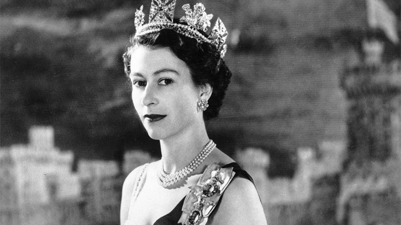 Έκθεση στο Παλάτι του Μπάκιγχαμ για τη μόδα και το στυλ της βασίλισσας Ελισάβετ Β’