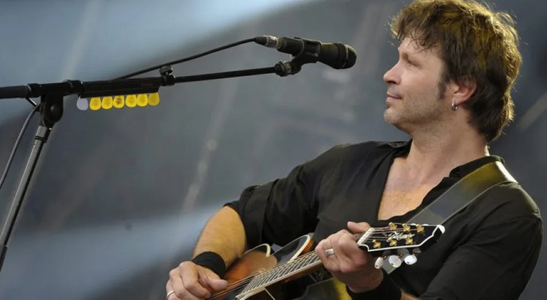 Γαλλία: Οι αρχές ξεκινούν έρευνα σε βάρος του μουσικού Μπερτράν Καντά για τις συνθήκες θανάτου της πρώην συζύγου του