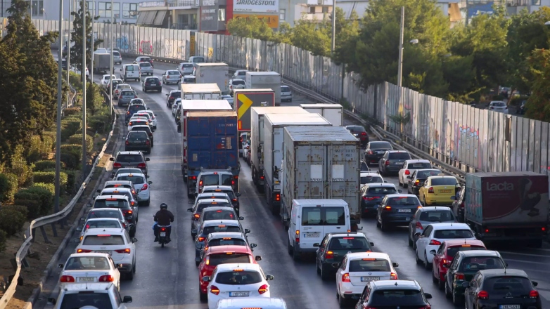 Καραμπόλα 5 αυτοκινήτων στη γέφυρα Βρυούλων στη Νέα Φιλαδέλφεια