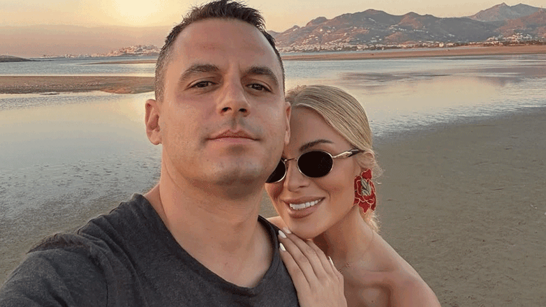 Κατερίνα Καινούργιου – Παναγιώτης Κουτσουμπής: Το τρυφερό στιγμιότυπο δίπλα στην πισίνα