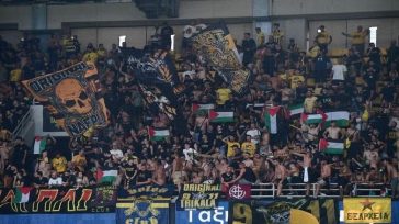 ΑΕΚ – Χάποελ Μπερ Σεβά: Σημαίες και συνθήματα υπέρ της Παλαιστίνης στη Νέα Φιλαδέλφεια