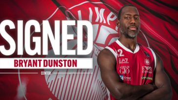 Στην Αρμάνι Μιλάνο ο Μπράιαντ Ντάνστον