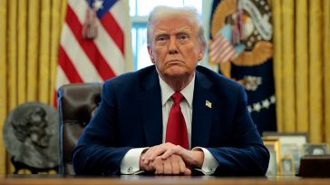 Ο Τραμπ φιλοξενεί τον πρωθυπουργό του Κατάρ