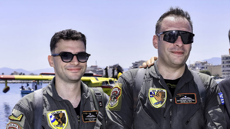 Πιλότοι Canadair: «Ήμασταν μιάμιση ώρα μέσα στη θάλασσα»