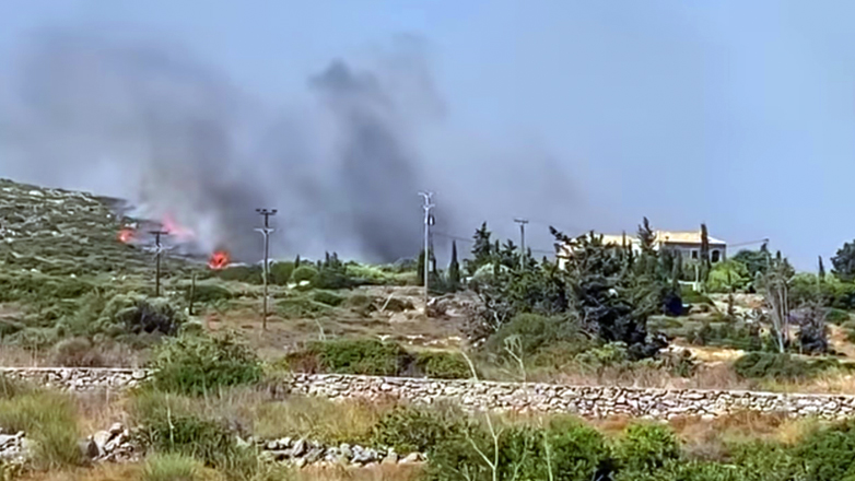 Μεγάλη φωτιά στα Κύθηρα απειλεί οικισμούς