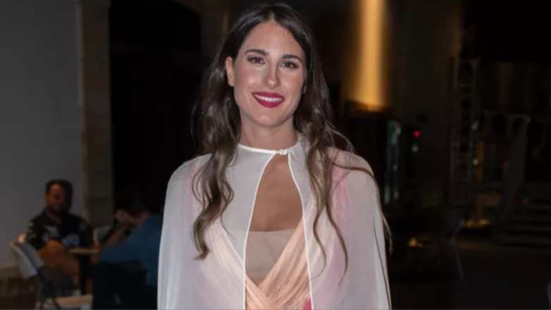 Παυλίνα Βουλγαράκη: Ποζάρει με μαγιό 2 μήνες μετά την γέννηση της κόρης της και εντυπωσιάζει