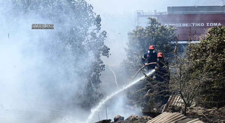 Εύβοια-Φωτιά: Πολίτης τραυματίστηκε και διακομίσθηκε σε Κέντρο Υγείας