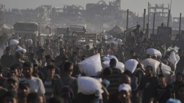 Ξεκίνησαν οι ρίψεις ανθρωπιστικής βοήθειας στη Λωρίδα της Γάζας