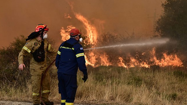 Φωτιά στα Χανιά: Κάηκαν τέσσερα σπίτια και μια εκκλησία