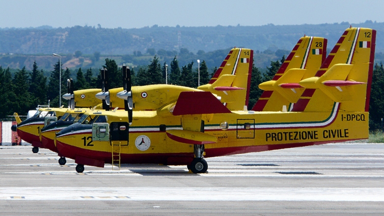 Με δύο Canadair από την Ιταλία ενισχύονται οι δυνάμεις πυρόσβεσης