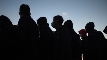 Ο Ισημερινός απελαύνει εκατοντάδες κρατούμενους στην Κολομβία