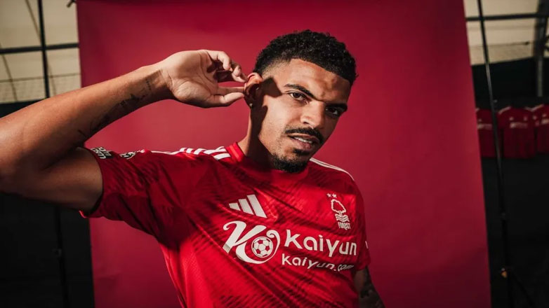 Ο Γκιμπς-Γουάιτ έμεινε στην Φόρεστ