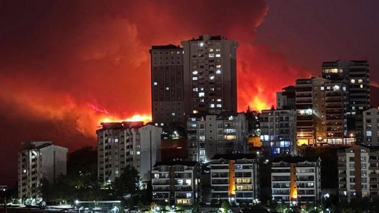 Οι φλόγες απειλούν την Προύσα στην Τουρκία
