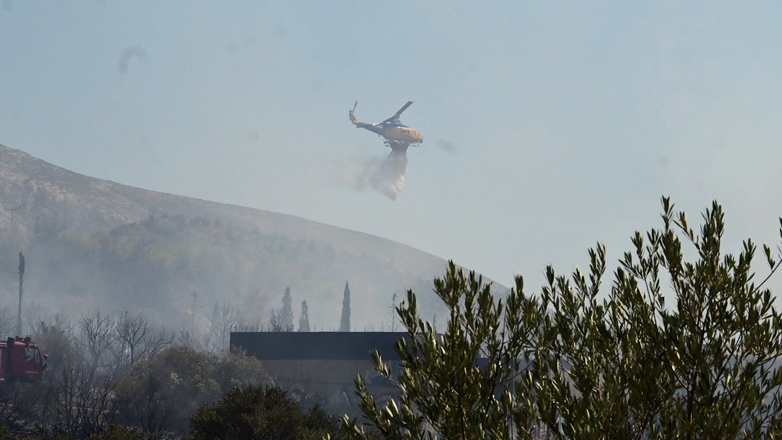 Υπό έλεγχο η φωτιά στην Κατεχάκη, στο ύψος της Πολυτεχνειούπολης Υπό έλεγχο η φωτιά στην Κατεχάκη, στο ύψος της Πολυτεχνειούπολης