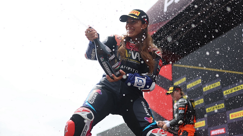 Η Neila παίρνει τη νίκη στον 2ο Αγώνα του WorldWCR στο Balaton Park